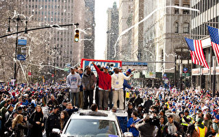 组图：纽约游行庆祝巨人队赢得超级杯