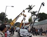 香港唐英年住宅僭建 媒体出动吊车拍摄