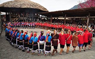 在阿里山特富野部落舉辦的「特富野社戰祭」，是國家級重要民俗文化，祭典神聖莊嚴也具有豐富的文化內涵。（行政院文建會提供）