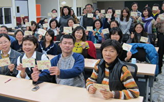 台湾十大观光小城“美浓”网路、明信片投票告急，高空大学生呼吁高雄市民用行动全力支持美浓。（高雄市观光局提供）