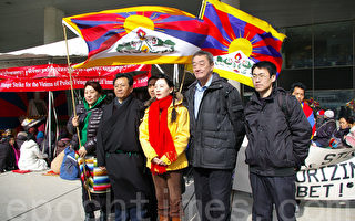 汉人与藏人并肩抗议中共暴政