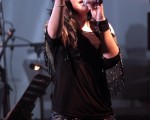 “铁肺公主”戴爱玲26日晚间于华山Legacy举办演唱会，吸引了数百名观众到场。(图/索尼音乐提供)