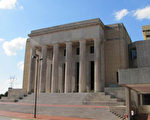 神韵巡回艺术团于2012年2月27日晚在阿肯色州首府小石城市罗宾逊中心音乐厅（Robinson Center Music Hall）进行当地的首场演出。（图片来源：神韵网站）
