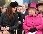 英女王登基60周年庆 巡游莱斯特展风采