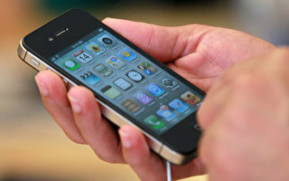 報導指出，iPhone的iOS 5作業系統具備很多新功能，卻也使駭客有機可乘。 (Justin Sullivan/Getty Images)