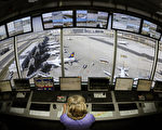 德國法蘭克福機場的塔台控制中心。（THOMAS LOHNES/AFP/Getty Images）