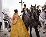在德国举行复活节骑马游行。（Carsten Koall/Getty Images）