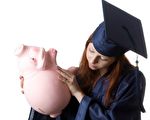 全美的學生貸款總額已突破1萬億美元，超過全國信用卡和汽車貸款的總和，馬里蘭州的大學在校生和畢業生的學生貸款額更是居全美之冠。（大紀元資料圖片）