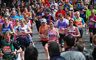 倫敦馬拉松賽聲勢浩大 近4萬人樂在其中