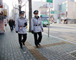 在韓國人眼裡，警察和百姓沒甚麼差別（大紀元/洪梅）