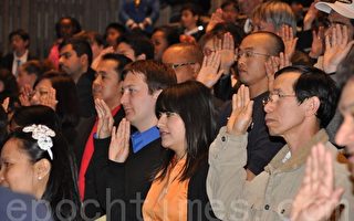 宣誓入籍 华人望攻克英语融入加拿大