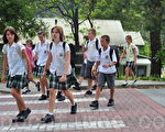 澳洲纽省鼓励学生步行上下学 （摄影：简玬/大纪元）