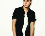 18岁的小贾斯汀(Justin Bieber)，推出新专辑《我相信》(Believe)宣告成年后的成熟蜕变。(图/环球音乐提供)