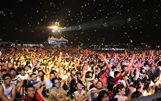 中坜摇滚音乐祭 涌入六万五千人同high