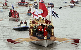 慶女王登基60年 泰晤士河上演百年大觀