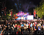 2012年6月4日晚上，英國白金漢宮前舉行了盛大的音樂會，慶祝女王伊麗莎白二世登基60週年。（攝影：杜航/大紀元）