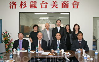僑界籲恢復經文處照相服務