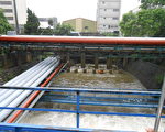 豪大雨中油桃煉廠油污外洩 限一天改善