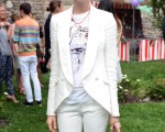 女星安妮•海瑟薇（Anne Hathaway）出席時尚發表會。(Andrew H. Walker/Getty Images)