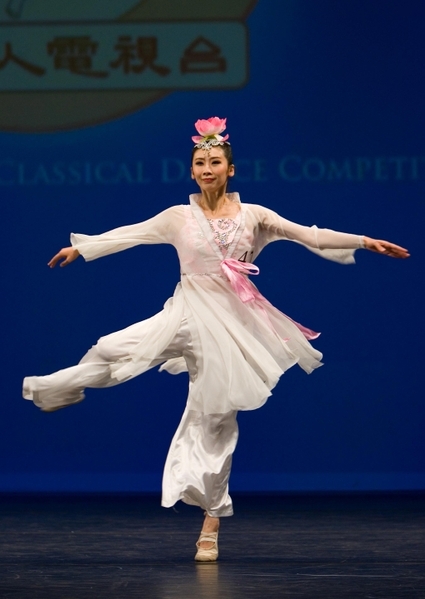 任鳳舞以《蓮花頌》參賽2007年首屆「全世界中國舞舞蹈大賽」並獲得金獎。(攝影:季媛/大紀元)