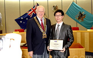 參加悉尼社區慶祝遊行 法輪大法團體榮獲兩項頭獎