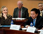 希拉里“环华”访亚洲多国 在蒙古“指点”中国