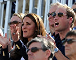 2012年7月30日，威廉王子夫妇和其他王室成员一起观看马术比赛。 (Pascal Le Segretain/Getty Images)