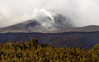 “魔戒”取景地 纽西兰火山大爆发