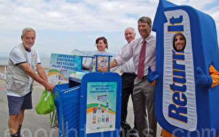 海滩回收饮料容器 温哥华志在环保绿化