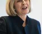 英國內政大臣反對放寬中國遊客簽證