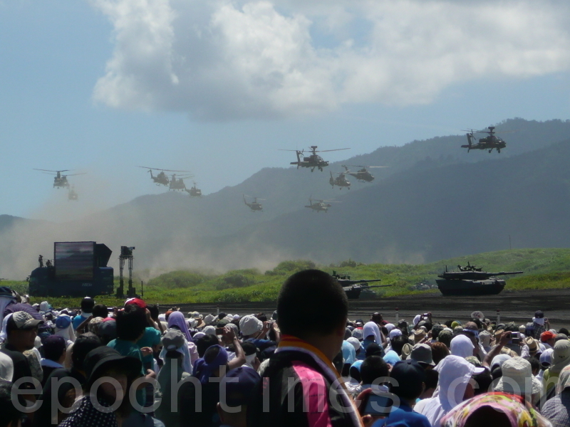 日陸上自衛隊國內最大軍演亮新武器 中日關係 釣魚島 大紀元