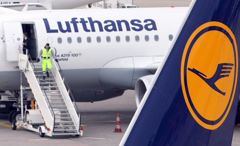 Omicron致飞行员短缺 圣诞出行越发不易