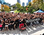 旅溫哥華港人「黑衣快閃」 聲援「反洗腦」
