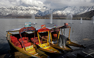 组图：印度达尔湖  雪峰倒影风景绝美