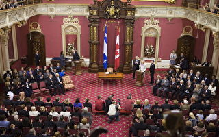 加魁北克議員就職宣誓 楓葉旗去而復回