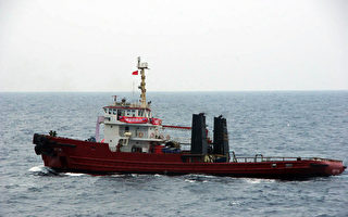 臺保釣被忽悠 日本海警登島 中共軍艦遠觀