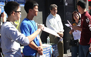 州众议员候选人任柏年街头宣导选民登记