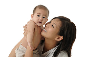 加國華裔「衛星嬰兒」現象 挑戰親子關係