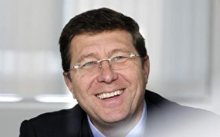 瑞士国会议员Mauro Poggia先生。(图片：Steve Iuncker-Gomez)