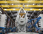 加州SpaceX公司的飞龙太空舱(Dragon capsule)对国际空间站进行补给飞行。(NASA/AFP)
