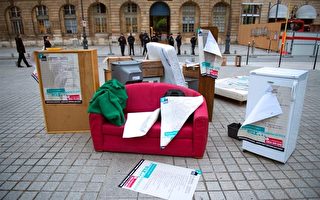 巴黎抗議者堆傢俱 反住房驅逐令