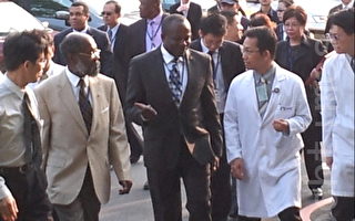 海地参议院议长至桃园医院参访及针灸体验