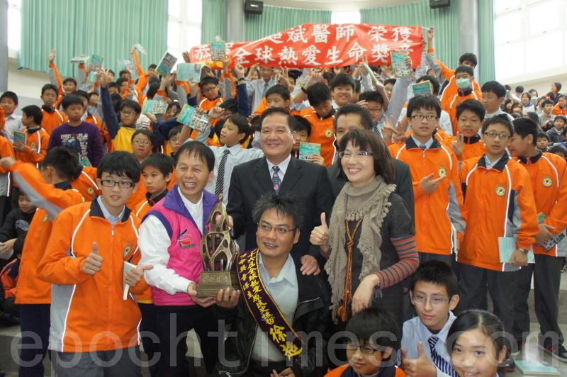 后山医师徐超斌鼓舞竹光学子 热爱生命 大纪元