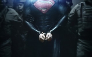 《超人：鋼鐵英雄》海報釋出 超人上手銬？