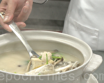 大厨示范围炉健康年菜：大头鲢鱼汤