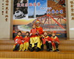 雲林縣議長扮財神跟鄉親拜年