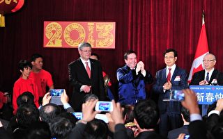 加总理除夕抵温哥华 祝华人新年快乐