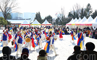组图：韩国新年传统节日气氛浓