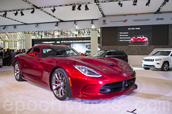 全新2013 SRT Viper为双座位高性能超级跑车。(摄影:艾文/大纪元)
全新2013 SRT Viper为双座位高性能超级跑车。(摄影:艾文/大纪元)