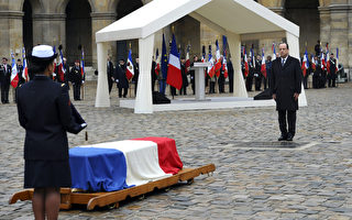 法国为人权使者埃赛尔举行高规格追悼会